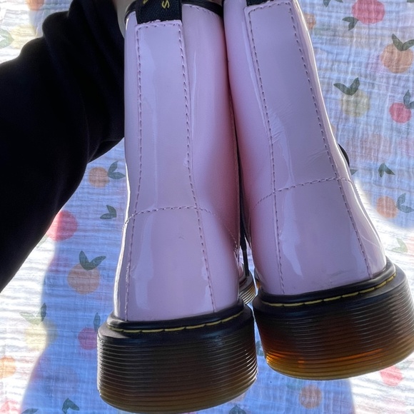 Cleaned🔥DR. MARTIN’S 1460🔥 💗baby pink glossy💗 boots - Picture 8 of 9